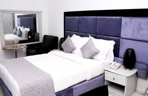 Oshodi-Isolo Hotel | Signatious Hotels & Suites Lagos