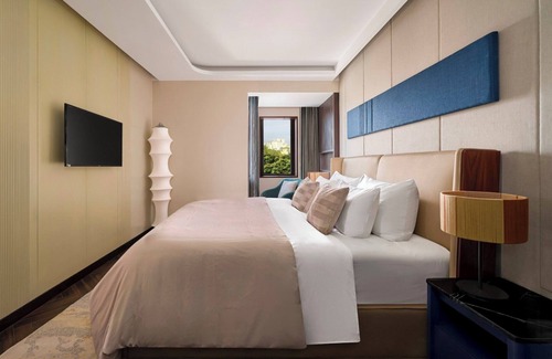 Hoan Kiem Hotel | Signature by M Village Tho Nhuom