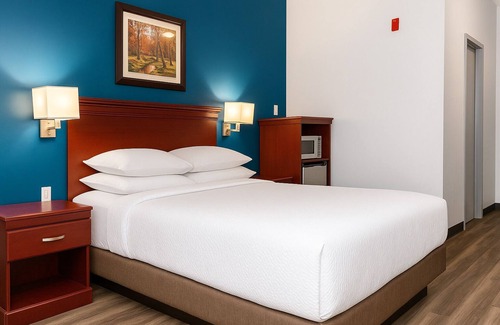 Hamilton Hotel | Signature Inn & Suites Hamilton