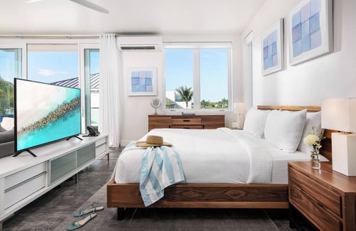 Grace Bay Hotel | Signature King Retreat