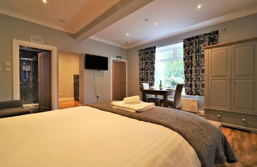 Airdrie Apartamento | Signature - Linden Cottage Room 1