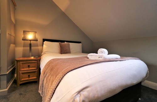 Airdrie Apartamento | Signature - Linden Cottage Room 3