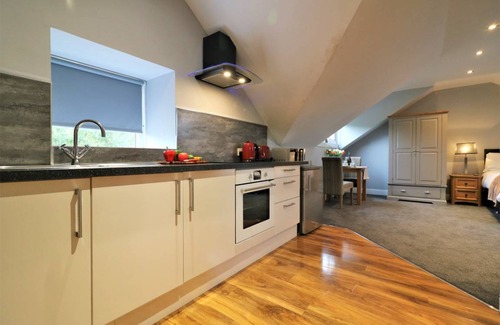 Airdrie Apartamento | Signature - Linden Cottage Room 3