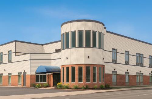 Hamilton Hotel | Signature Stay Inn & Suites - Downtown Hamilton
