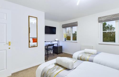 Cheltenham Casa | Signature Stays Accomodation - Cheltenham - 4-Bed With Parking - Ideal For Contractors & Long Stays