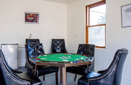 Coronado Casa | SIGNS OF SUMMER: HOT TUB + PING PONG + POKER TABLE