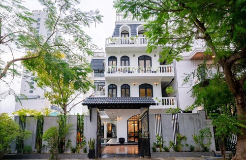 Son Tra Apartamento | Sila Vana Villa - Private 7BRs Pool Villa My Khe Beach Da Nang