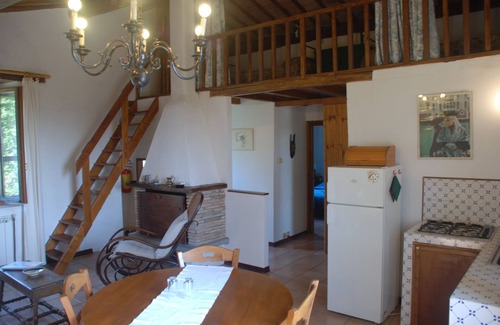 Amelia Apartamento | Silencio y relajación para familias y parejas en el campo de Umbría.
