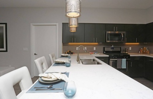 Menlo Park Condominio | Silicon Valley Apt with Luxury Amenities