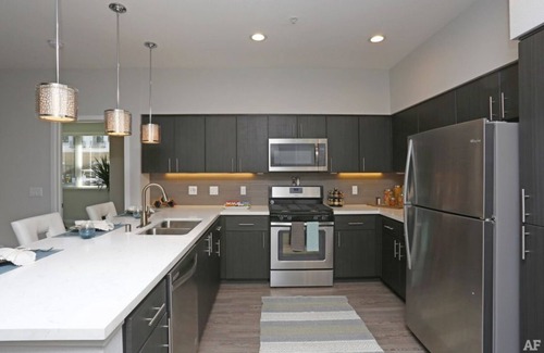 Menlo Park Condominio | Silicon Valley Apt with Luxury Amenities