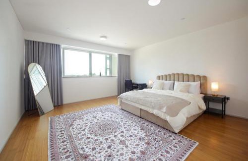 Al Raha Beach Apartamento | Silk Valley - Luxury 1B with Direct Beach Access