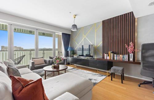 Al Raha Beach Apartamento | Silkhaus Modern 2BDR Near Banks of Al Rahah