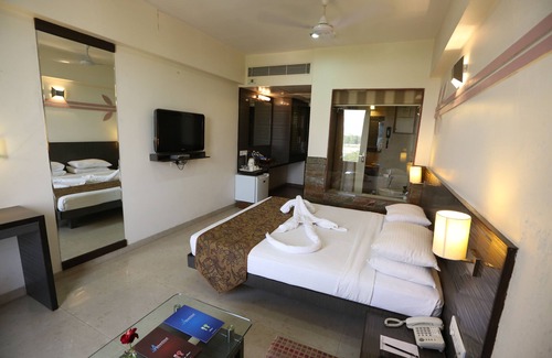 Ahmedabad Hotel | Silver Cloud Hotel & Banquets Ahmedabad