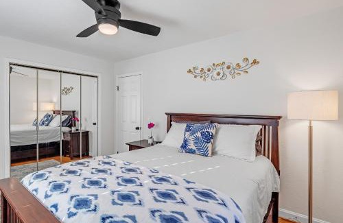 Jeffersonville - Clarksville Casa | Silver Creek 3BR Hideaway home