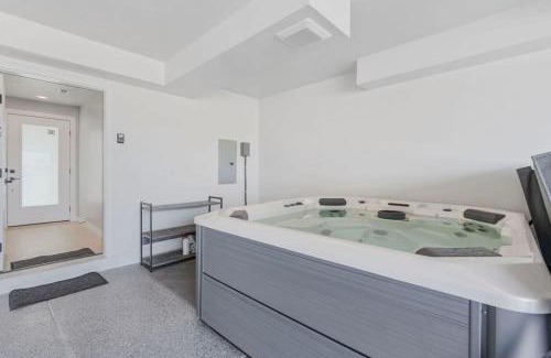 Park City Casa | Silver Creek Townhome with Hot Tub l Poppy