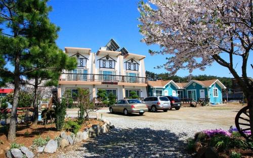 Taean Casa | Silver Glowing Sea Pension