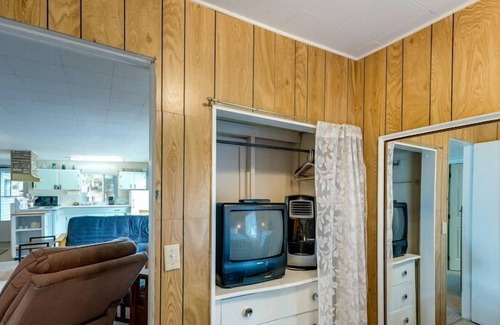 Maple Falls Cabina | 🏊‍♀️❤Silver Lake Cabin #24 - Lakefront - Private Dock - BBQ - Sleeps 4😎