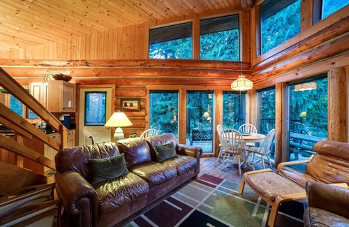 Maple Falls Cabina | Cabaña # 97 - Log Cabin 'piña' en el lago que es Pet-Friendly!