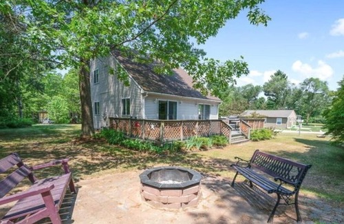 Silver Lake Casa | Silver Lake Home with beach access, neighborhood pool and games!