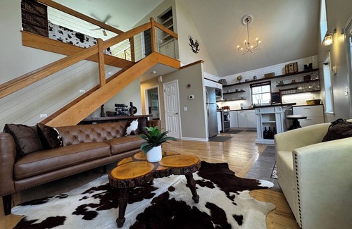 Castile Cabaña | Silver Lake view Spa/Cottage in the Woods.