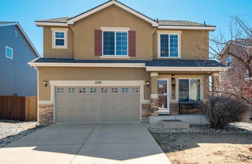 Colorado Springs Casa | Silver Lining Trails & Peaks BBQ Dog-friendly