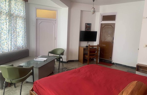 Palampur Hotel | Silver Oaks Palampur