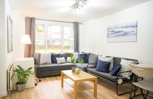 Withington Apartamento | Silver Pines King bed 2 BR apartment