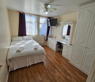 Haselbury Casa | Silver rooms