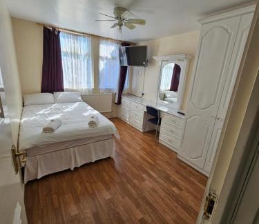 Haselbury Casa | Silver rooms