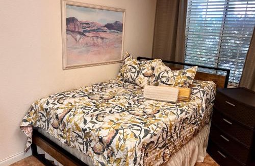 Hemet Casa | Silver Sands Den