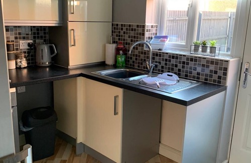 Ashby-de-la-Zouch Casa | Silver Stag Properties, Spacious 3 BR Haven