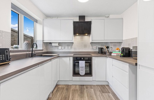 Ashby-de-la-Zouch Casa | Silver Stag Properties, 3 BR Home w/ Garden