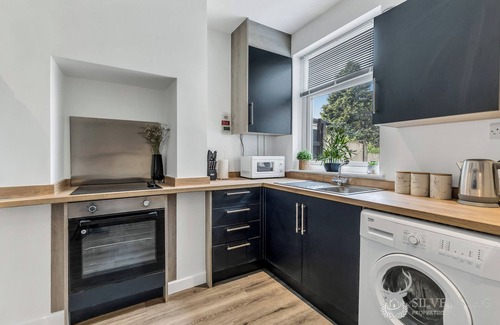 Church Gresley Casa | Silver Stag Properties, Newly Renovated 2 BR House