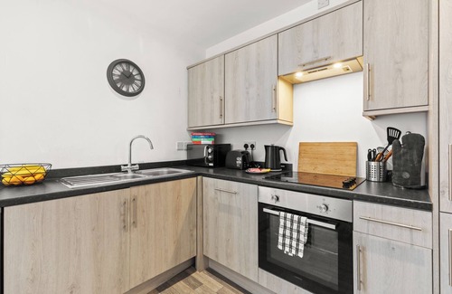 Swadlincote Casa | Silver Stag Properties, Cozy 2 BR House w Garden
