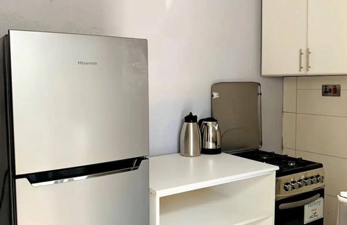 Namugongo Cama Y Desayuno | Silver Stone Cribs