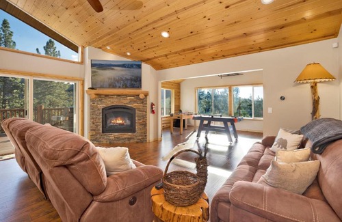 Moonridge Chalet De Esquí | Silver Tip Chalet by Big Bear Vacations Game Tables Ultra Central Cozy Chalet