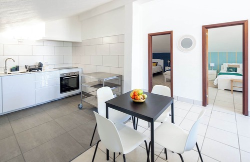 Sao Bernardino Apartamento | Silvercoast Apartments - Bells - piscina & jacuzzi