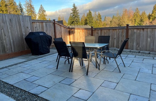 West Hills Casa | Silverdale Modern Townhome