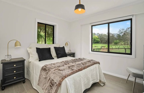 Exeter Cabaña | Silverhill - where bushland and horses are at your back door.