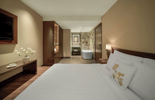 Ben Nghe Hotel | Silverland Sakyo Hotel & Spa