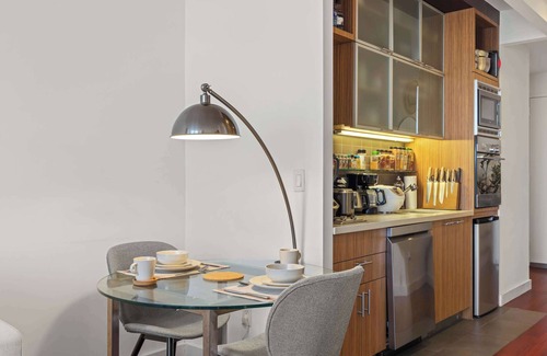 Hell's Kitchen Apartamento | Silverline by Rove | Studio w/Shared Amenities