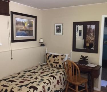 Smithers Cama Y Desayuno | Silvern Lake Trail Bed and Breakfast