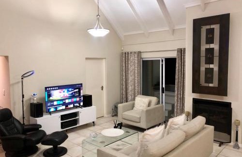 Betty's Bay Casa | #SilverSands Coastal Retreat in Betty's Bay