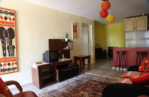 Ngong Cama Y Desayuno | Simani Guest House