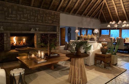 Thorny Bush Game Reserve Cabina | Simbavati River Sands