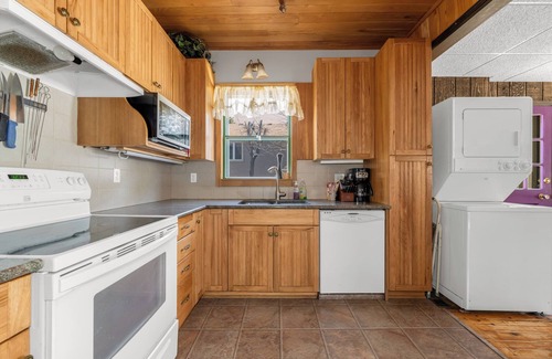Simcoe Casa | SIMCOE SUITES - QUIET 3 BEDROOM HOUSE