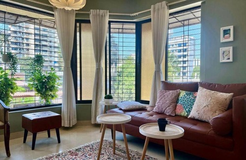 Bandra West Apartamento | Simon Lydia 5 - A Sunlit Charm in Bandra, Pali Village by Connekt Homes