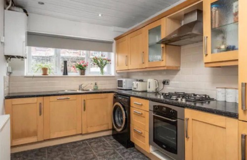 Thatto Heath Casa | Cosy 2 bed home on the outskirts of Liverpool with great links to the City