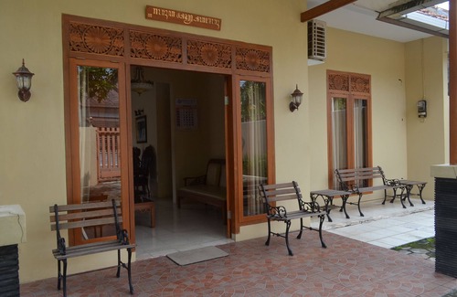 Banguntapan Casa | Sencilla 3BR Casa en Yogyakarta + WiFi + TV + Agua Caliente