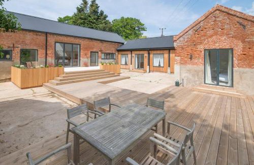 Reydon Casa | Simple Coastal Luxury near Southwold sleeps 10